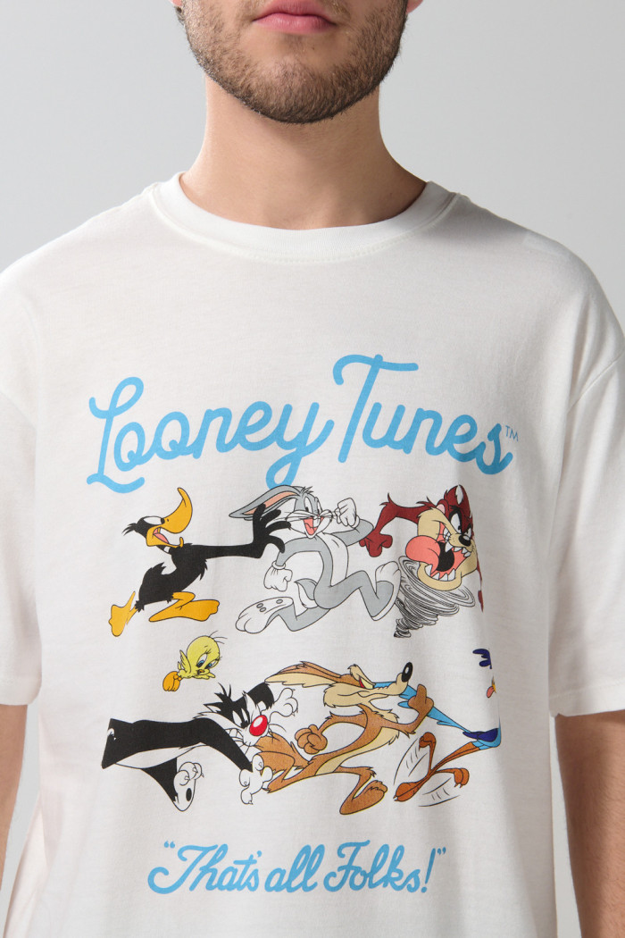 Camiseta cuello redondo crema con diseño de Looney Tunes