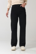 Jean 90´S negro tiro alto con bota recta y cremallera