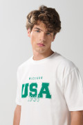 Camiseta manga corta crema con arte college verde