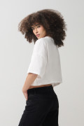 Camiseta crop top oversize unicolor con arte marino