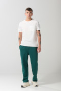 Pantalón jogger verde intenso con bota recta y bolsillos