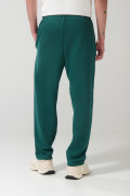 Pantalón jogger verde intenso con bota recta y bolsillos