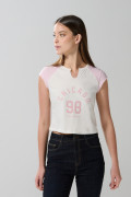 Camiseta college crema clara con manga ranglan corta