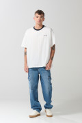 Camiseta crema manga corta oversize a rayas con arte marino
