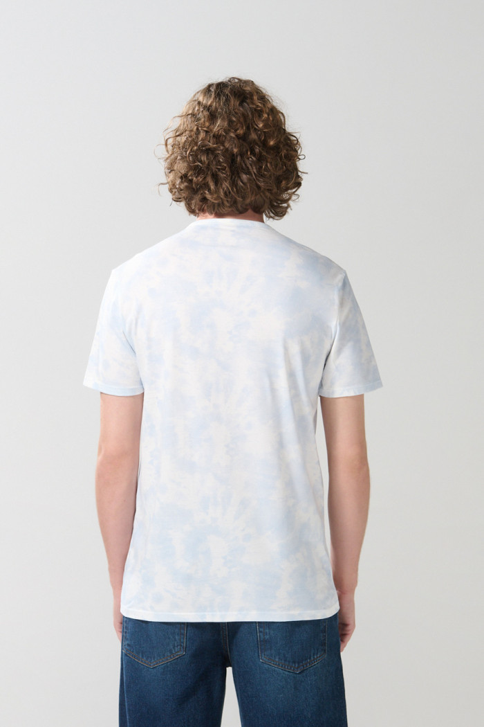 Camiseta crema tie dye manga corta con arte de Garfield
