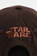 Cachucha café oscura beisbolera con arte de Star Wars