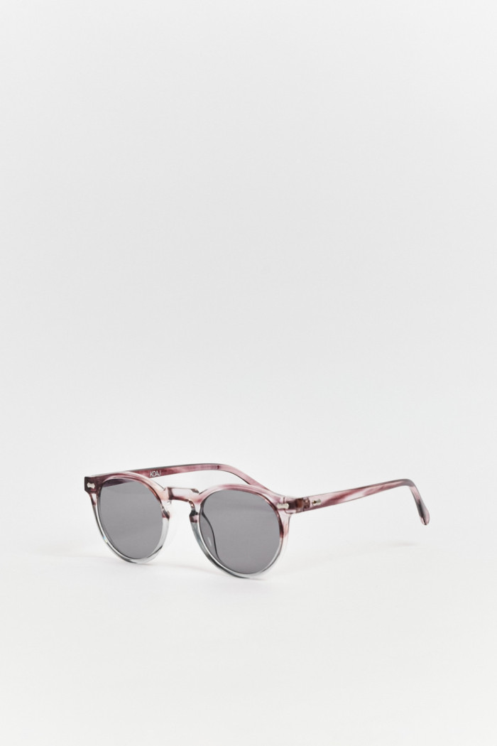 Gafas de sol, marco redondo el gris azulado con lente polarizado.