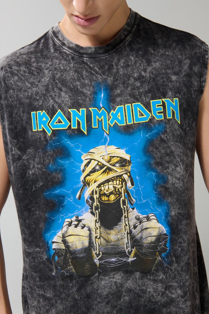 Camiseta manga sisa gris intensa de Iron Maiden