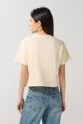 Camiseta crop top kaki clara con estampado de Snoopy