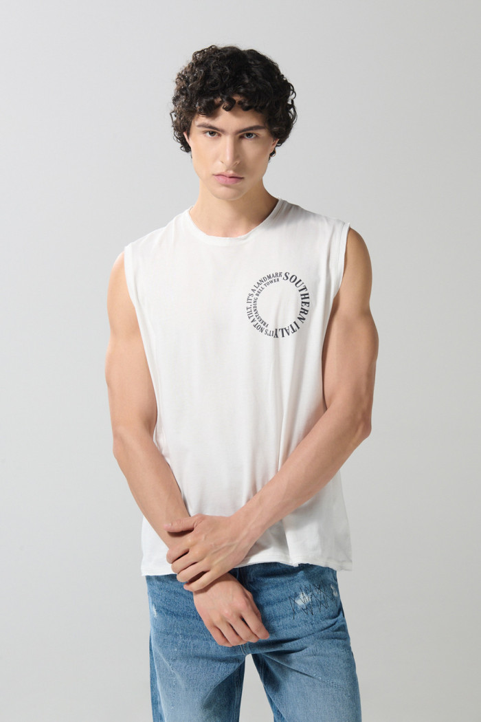 Camiseta manga sisa crema clara con artes college