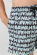 Bermuda tiro bajo playera negra con diseños de textos