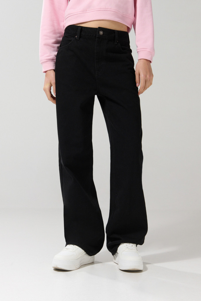 Jean 90´S negro con bota recta, cremallera y tiro alto