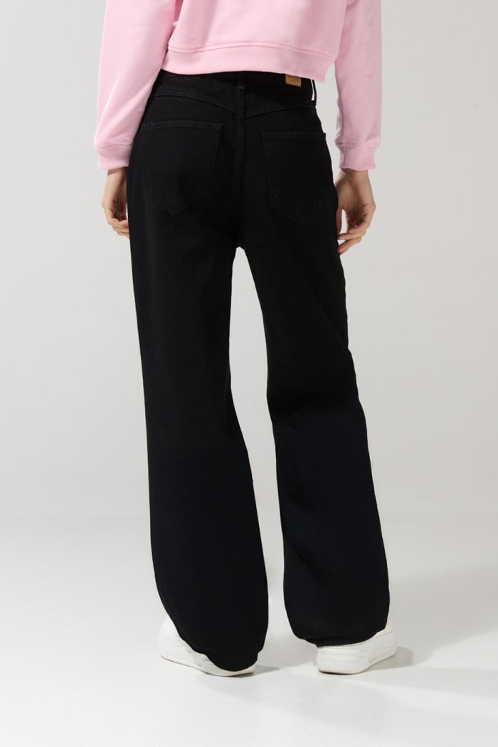 Jean 90´S negro con bota recta, cremallera y tiro alto