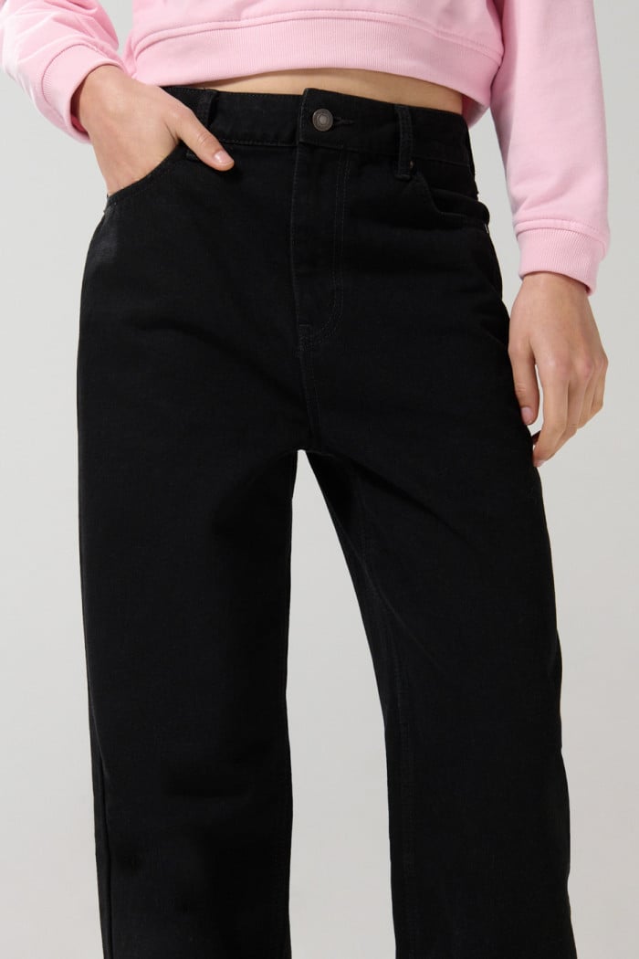 Jean 90´S negro con bota recta, cremallera y tiro alto