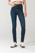 Jean azul oscuro push up con realce, bolsillos y tiro alto