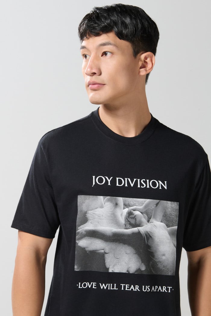 Camiseta de Joy Division negra con cuello redondo
