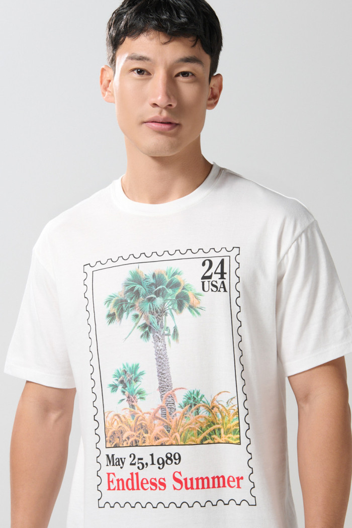 Camiseta manga corta unicolor con diseño de playa