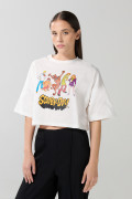 Camiseta crema crop top oversize con arte de Scooby-Doo