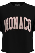Camiseta manga corta con estampado de college en el frente.