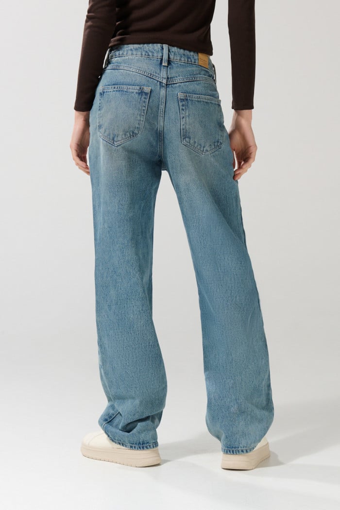 Jean azul oscuro 90´S con bota recta, cremallera y tiro alto