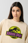 Camiseta oversize kaki crop top con arte de Jurassic Park