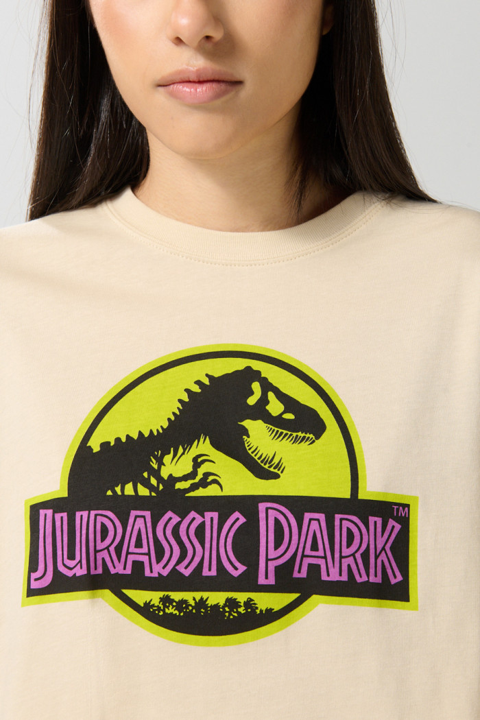 Camiseta oversize kaki crop top con arte de Jurassic Park