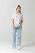 Blusa estampada crema clara con manga corta