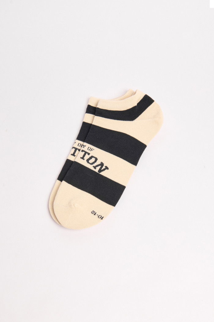 Medias tobilleras con diseño en jacquard