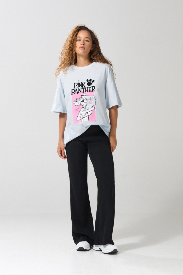 Camiseta azul clara oversize manga corta de la Pantera Rosa