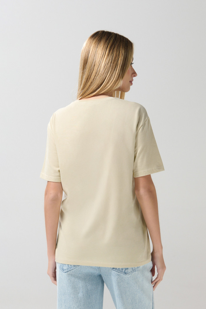 Camiseta en algodón kaki clara con manga corta