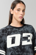 Camiseta college tie dye negra oversize con manga corta