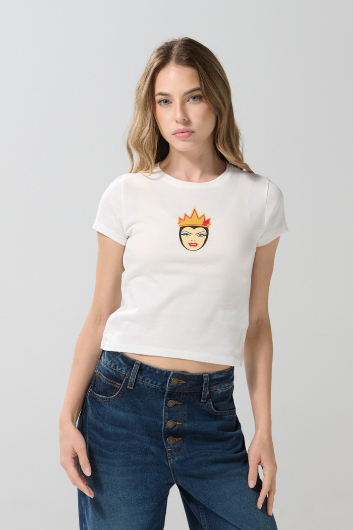 Camiseta cuello redondo crema con diseño de Reina Malvada
