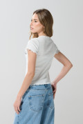 Camiseta en rib crema a rayas con manga corta