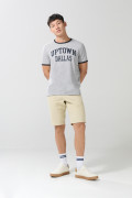 Camiseta college gris manga corta con contrastes