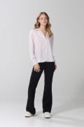 Blusa en satín a rayas unicolor con manga larga