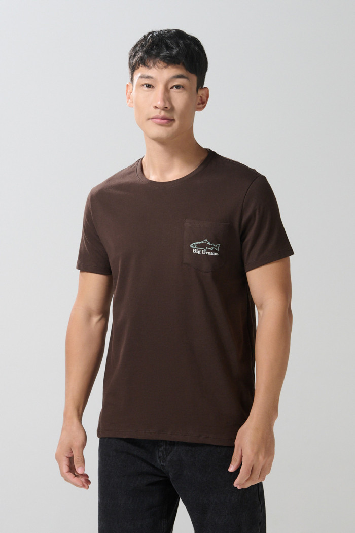 Camiseta unicolor manga corta con bolsillo y diseño marino
