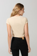 Camiseta kaki clara cuello redondo con arte college