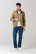 Chaqueta cuello alto acolchada unicolor con cremallera