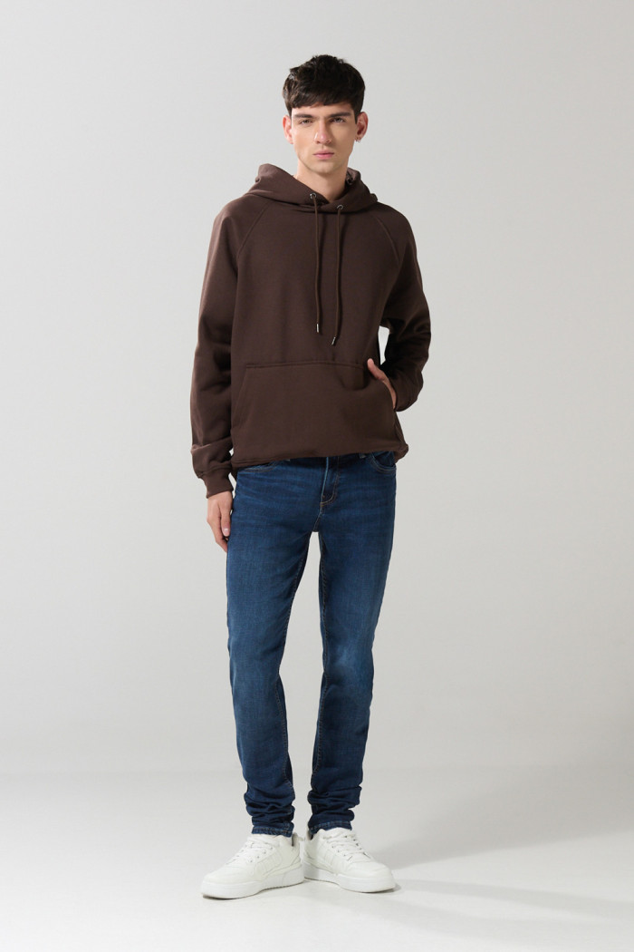 Jean azul oscuro skinny con cremallera y tiro bajo