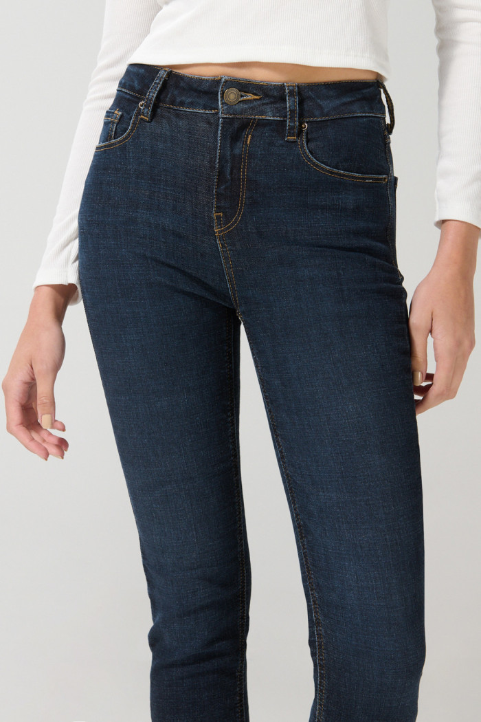 Jean jegging azul con cremallera, tiro alto y ajuste ceñido