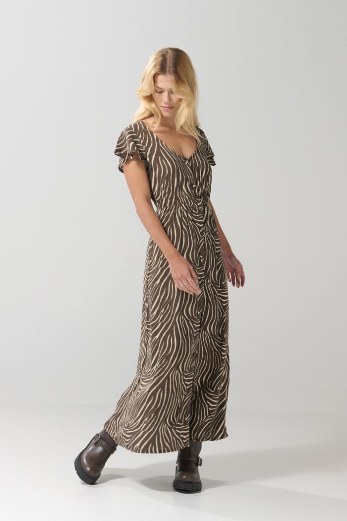 Vestido café oscuro largo con diseños animal print