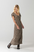 Vestido café oscuro largo con diseños animal print