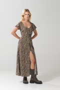 Vestido café oscuro largo con diseños animal print