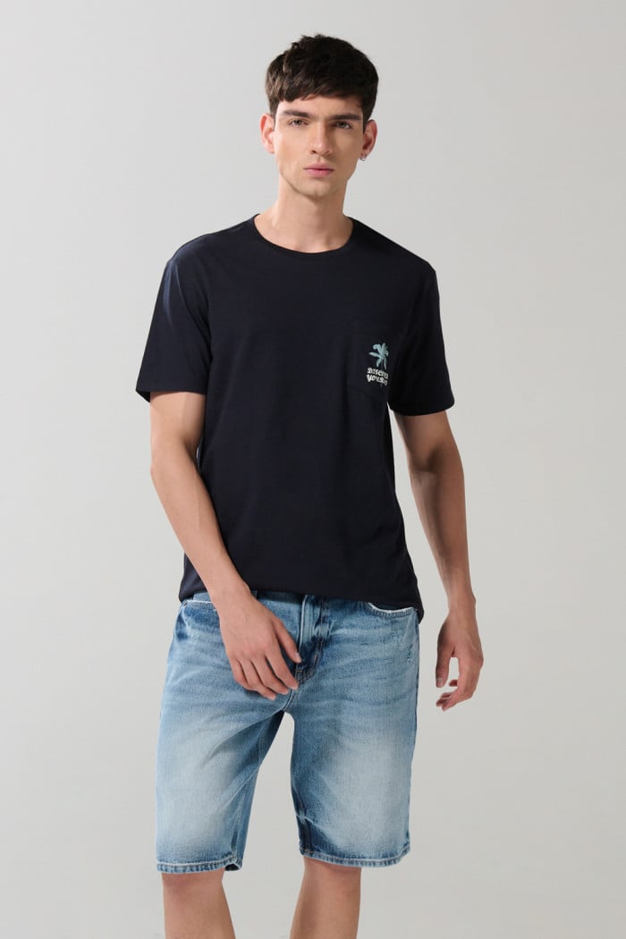Bermuda en jean slim azul con rotos y desgastes