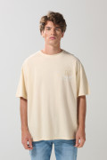 Camiseta oversize cuello redondo kaki con diseños college