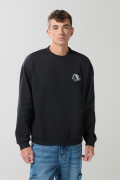 Buzo oversize negro cuello redondo con diseño de dados
