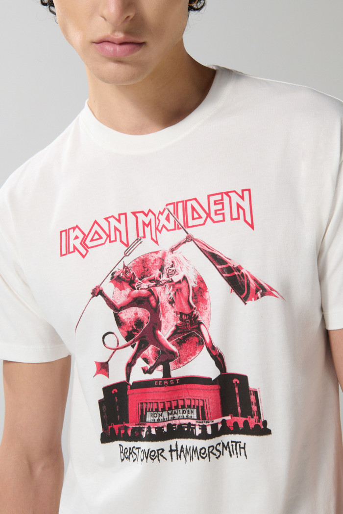 Camiseta crema clara de Iron Maiden manga corta