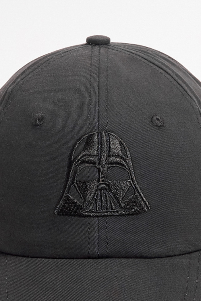 Cachucha negra beisbolera con bordado de Star Wars