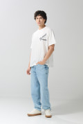 Camiseta crema manga corta oversize con diseños college