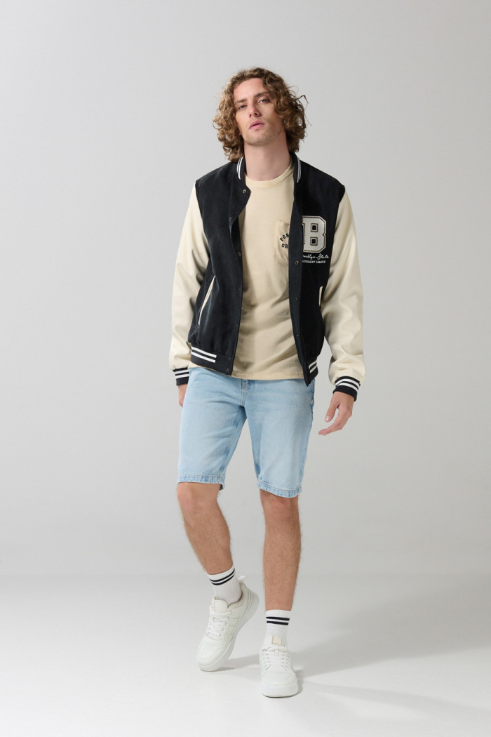 Chaqueta bomber college negra con mangas en contraste